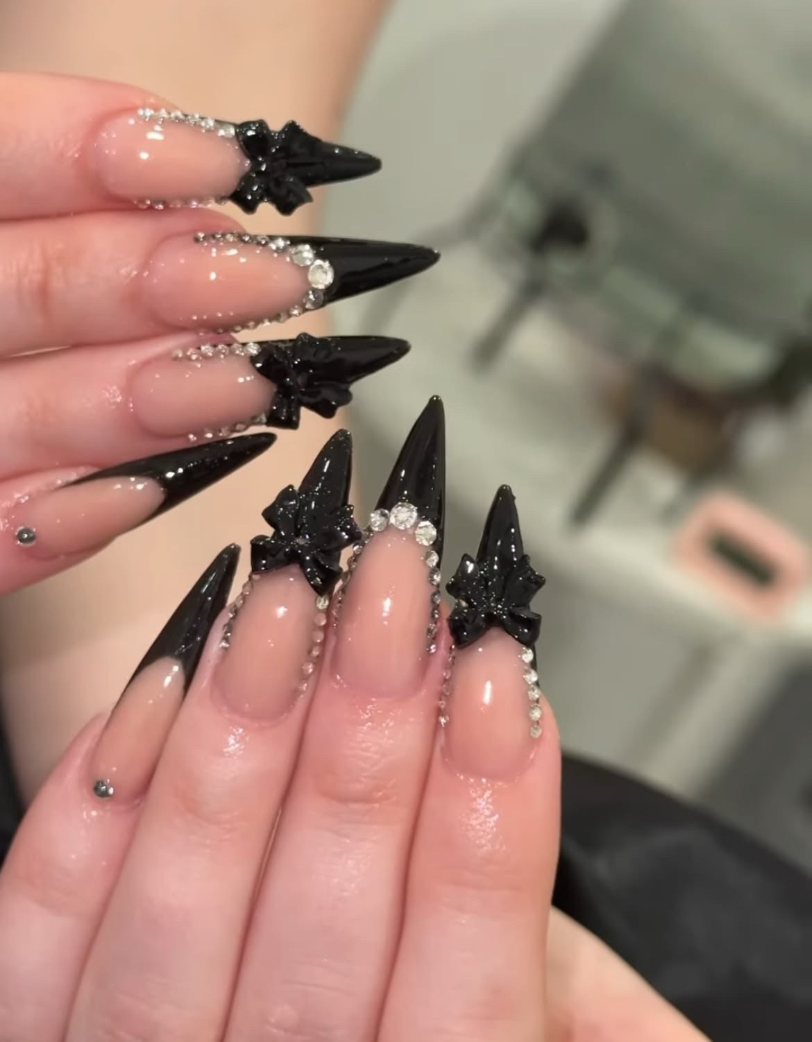 Onyx Bow Royalty Press-On Nails