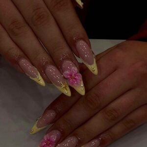 Press on nails