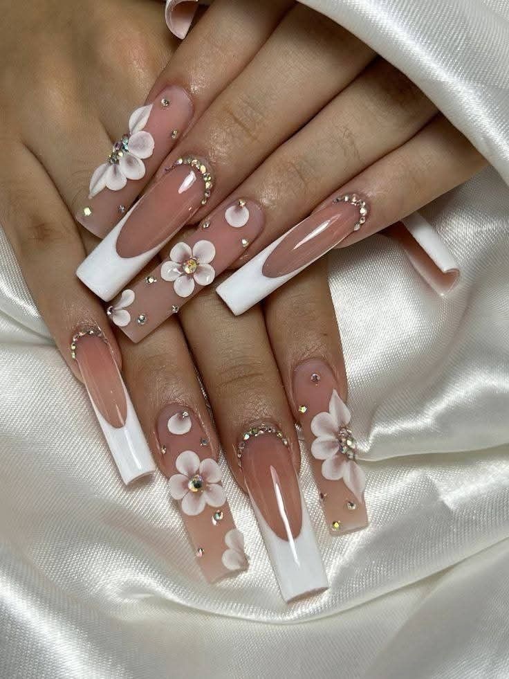 Bridal Daisy Garden Press-On Nails