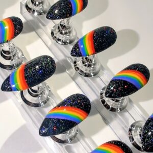 Press on nails