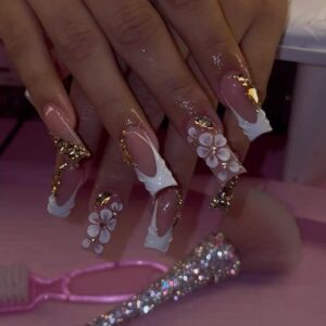 White Gold Floral 
Press-On Nails